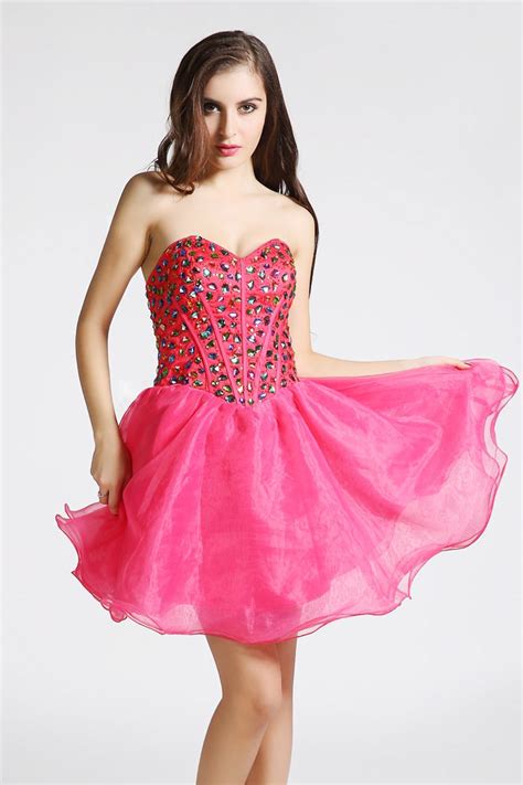 Robe De Fête Rose Bonbon Embellie De Strass Robedesoireecourtefr