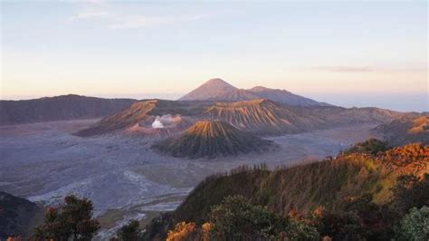 Hari Ini Wisata Gunung Bromo Dibuka Kembali Ini Persyaratannya