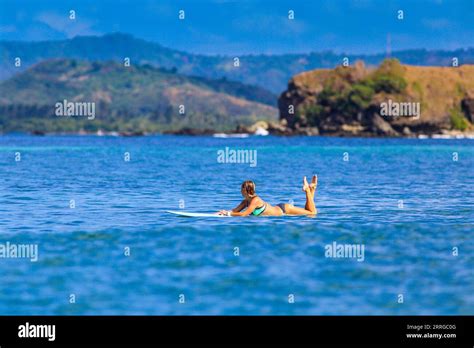 Sehr Junges M Dchen Bikini Fotos Und Bildmaterial In Hoher Aufl Sung Alamy