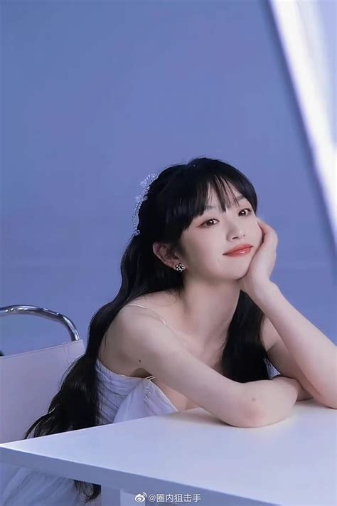 田曦薇最新拍摄花絮一袭白色吊带长裙真的很美……|笑容|治愈_新浪新闻