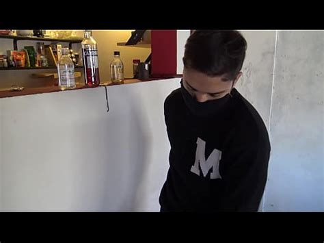 Sensual Repartidor Latino Gana Dinero Extra Por Un Buen Servicio XVIDEOS