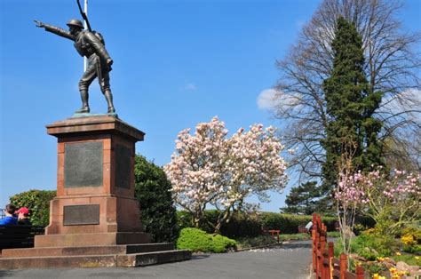 Bridgnorth Castle Gardens & Castle Walk - Shropshire Tourism & Leisure Guide