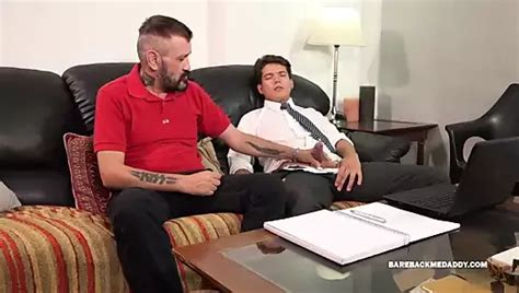 Vídeos porno Bareback Me Daddy gay gratuitos barebackmedaddy xHamster