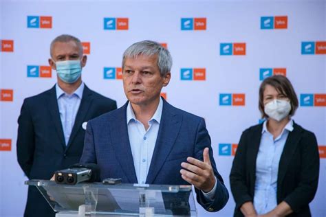 Cioloș va candida la conducerea USR PLUS