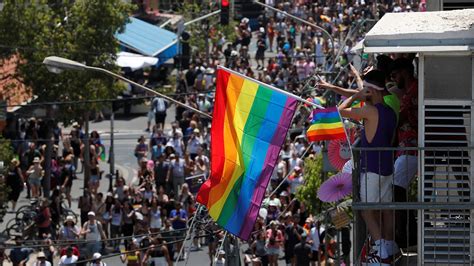 Tel Aviv Celebr La Marcha Del Orgullo Gay M S Grande De Medio Oriente Infobae