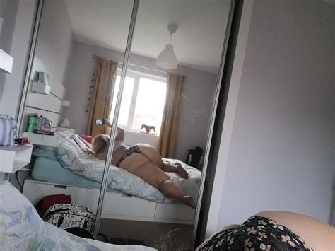 Bbw Milf Posing In The Mirror Big Ass Nude Pics Xhamster