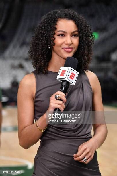 8 Hot Malika Andrews Bikini Pics