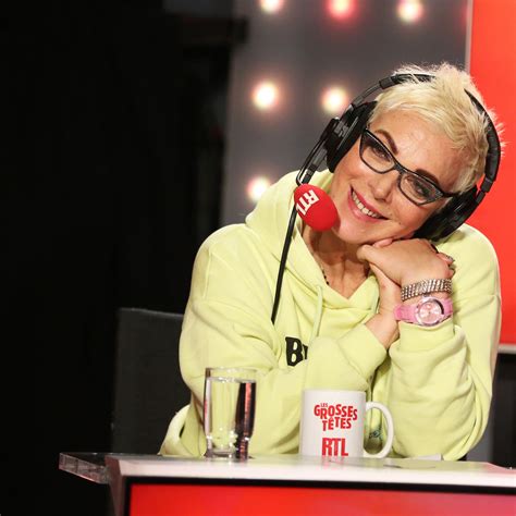"Les Grosses Têtes" : avec les grèves, Marcela Iacub a peur pour son chien