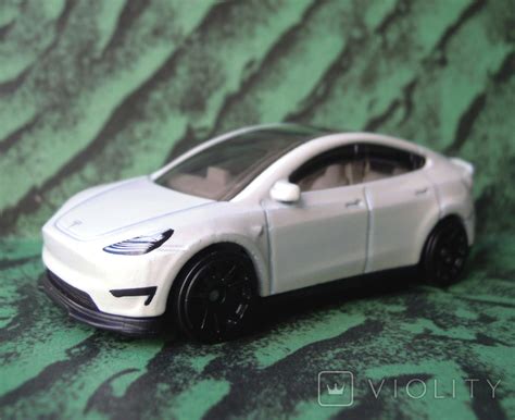 Модель Tesla Model Y 2023 Hot Wheels машинка Хот Вилс моделька Хот Вілс