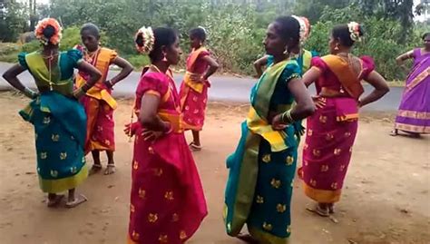 Kummi Dance - Folk Dance of Tamil Nadu