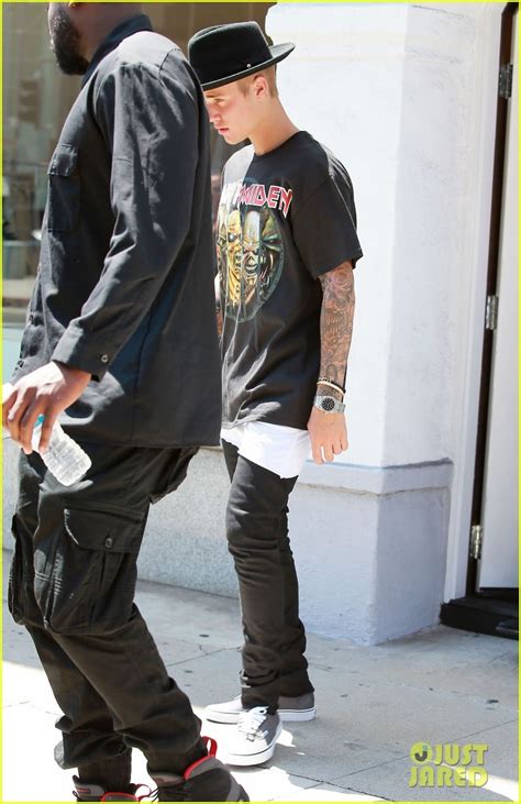 Justin Bieber Deleted His Butt Naked Photo From Instagram Photo Photo Gallery Just