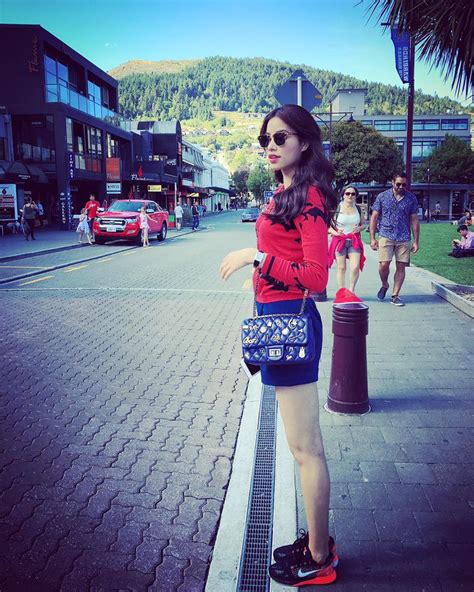 Street style du lịch ngắm thích cả mắt của sao hot girl châu Á