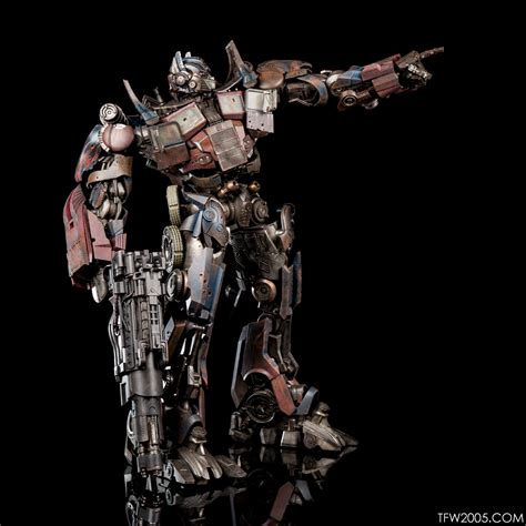 Optimus Prime - Age of Extinction Evasion Mode - Reflector @ TFW2005