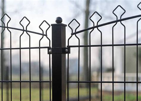 Pyramid Mesh Fence Decorative Carbon Steel Pyramid Mesh Fence