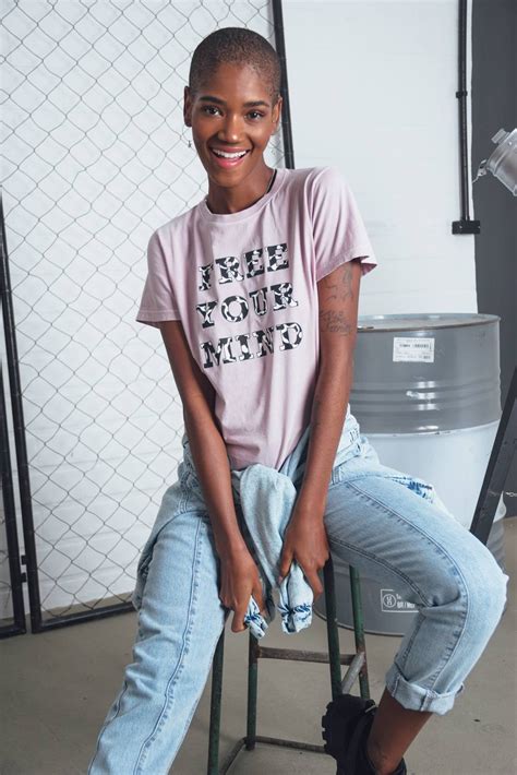 T SHIRT NUDE FREE YOUR MIND Marina Gabriella Roupas Femininas Loja