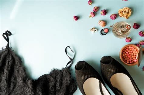 Lingerie De Renda Preta Vista Superior Conjunto De Mulher Essencial Acess Rio E Roupa Interior