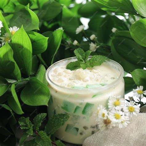 premium photo buko pandan   sweet food   jelly  pandan