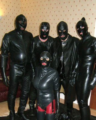 Gummi Oma spielt mit einigen Schwänzen Porno Bilder Sex Fotos XXX Bilder 3806649 PICTOA