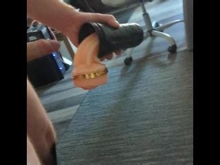 我thick的鸡巴在第一次使用时打破了我的口袋阴户 Pornhub Gay