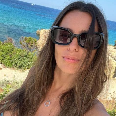 Las increíbles vacaciones de Pampita en Ibiza bikini animal print y bronceado perfecto