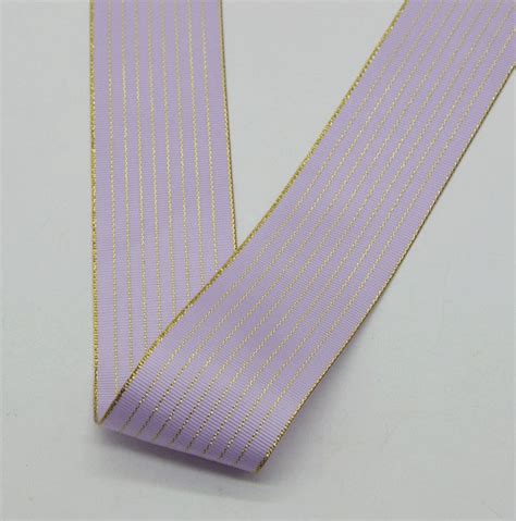 Pin oleh INA Boldaniuc di Лента и серединки для бантов
