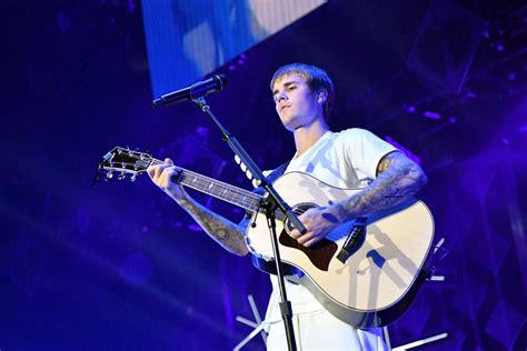 Sexy Justin Bieber Pictures Popsugar Celebrity Uk Photo 17