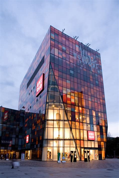 UNIQLO International (by Countries & Regions) | FAST RETAILING CO., LTD.