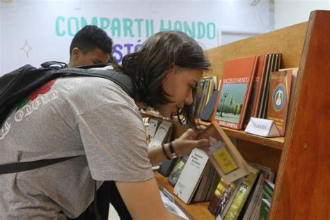 Ação Literária Da Imprensa Oficial Distribui Mais De 1300 Livros Na