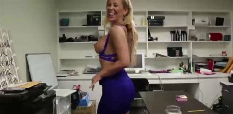 Clubtug Super Sexy Milf POV Handjob TheyAreHuge