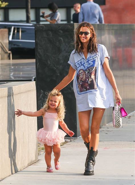 Bradley Cooper Irina Shayk Lea Foto Di Papà Mamma E Figlia Foto 32