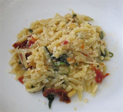 Luscious Bites Orzo With Spinach And Sundried Tomatoes