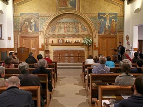 Il Prete Fa Spiegare Il Vangelo Ai Gay Ci Arricchiscono La Repubblica