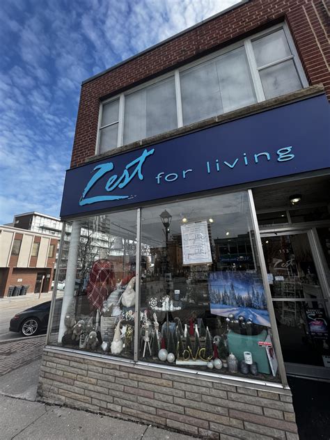 A guide to the history and facilities of port credit memorial arena 6