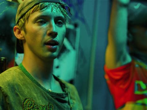 AusCAPS Troye Sivan Shirtless And Nude Dancers In Rush Music Video