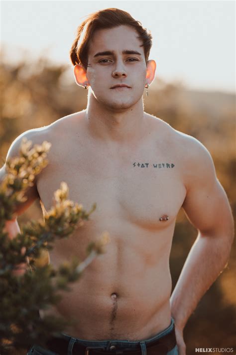 Josh Brady Photoshoot Gay Porn Picture On Helix Studio GayMobile Fr