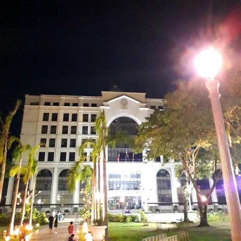 Photoblog Plaza Libertad At Night October 2022 Iloilo Blogger