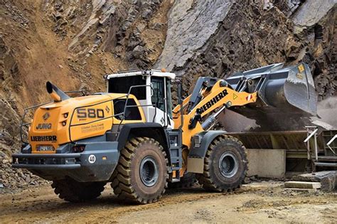 Greywacke extraction specialist Günter Jung relies on Liebherr XPower