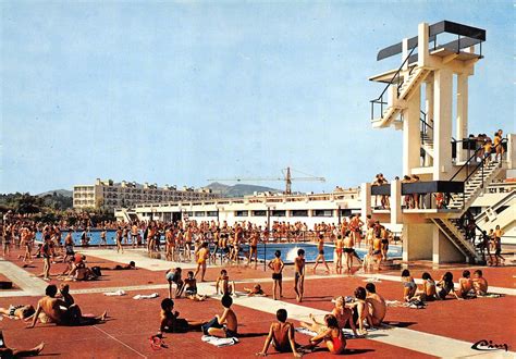 Un Paysage Moderne LYON Cité de La Duchère Tour Panoramique Piscine