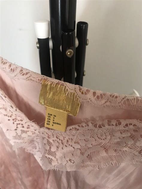 Tanktop Nude Fesyen Wanita Pakaian Wanita Atasan Di Carousell