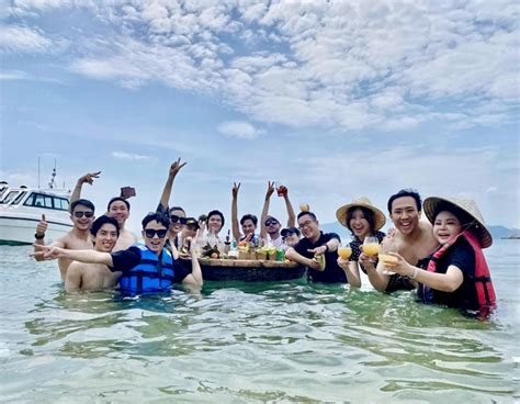 Clip nóng Trần Thành bán nude hớ hênh điểm nhạy cảm trên biển lộ thân hình gây ngỡ ngàng