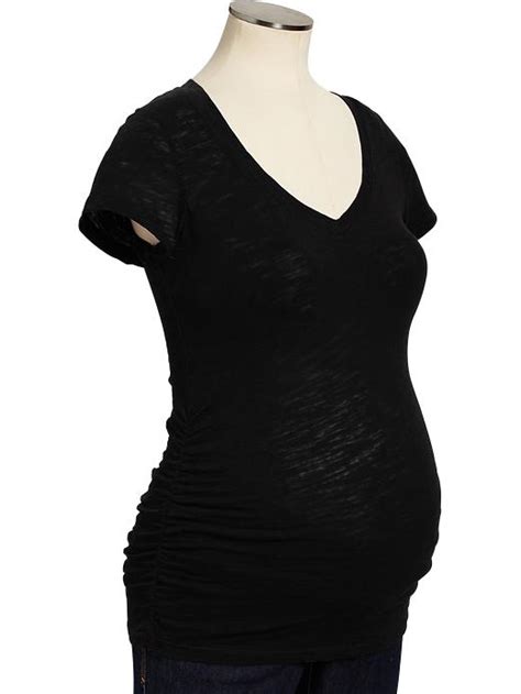 MATERNITY MONDAY... best maternity style for you & your bump - Red ...