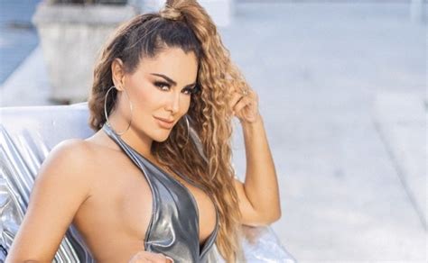 Ninel Conde presumió sus curvas en diminuto bikini Chapin Radios