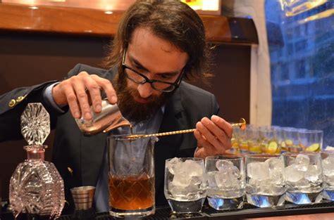 Bildet : drikke, bartender, alkohol, whisky, seminar, smaker, føle ...