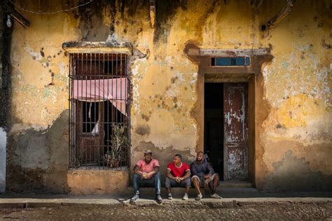 Квадратура Кубы: неунывающие жители Гаваны — в фоторепортаже ...