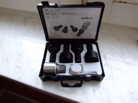 1K0698137 Комплект колесных болтов с секреткой VAG | Запчасти на DRIVE2