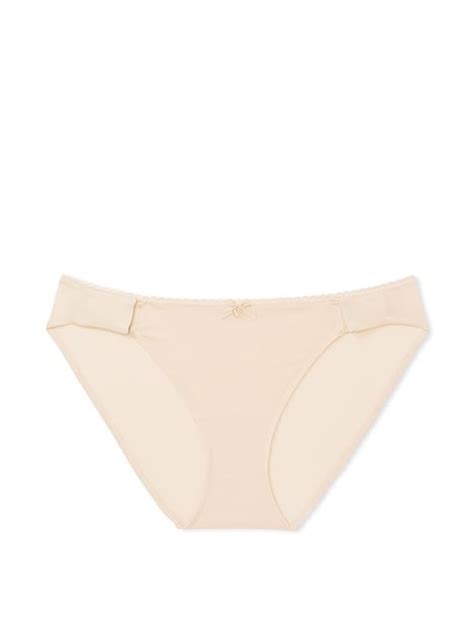 Victoria s Secret la marque de lingerie lance sa première collection