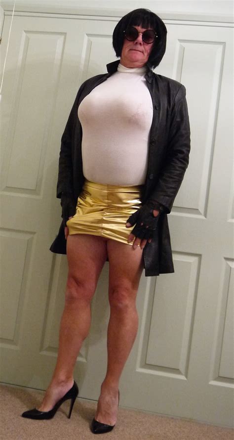 Ribbed Dildo And Big Balls Photo Ashemaletube