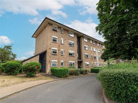 2 Bed Flat To Rent In Redding House Tolpits Lane Watford Herts Wd18