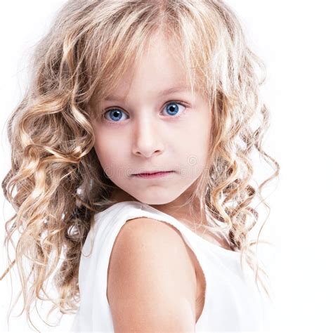 Portrait D Une Belle Petite Fille Blonde Photo Stock Image Du Tr S Fille