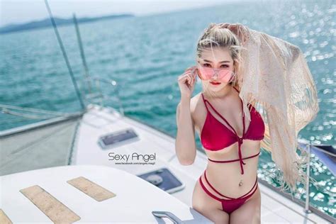 Không còn máu để xịt trước loạt ảnh bán nude cực kì nóng bỏng của siêu mẫu Thái Lan trong nhà